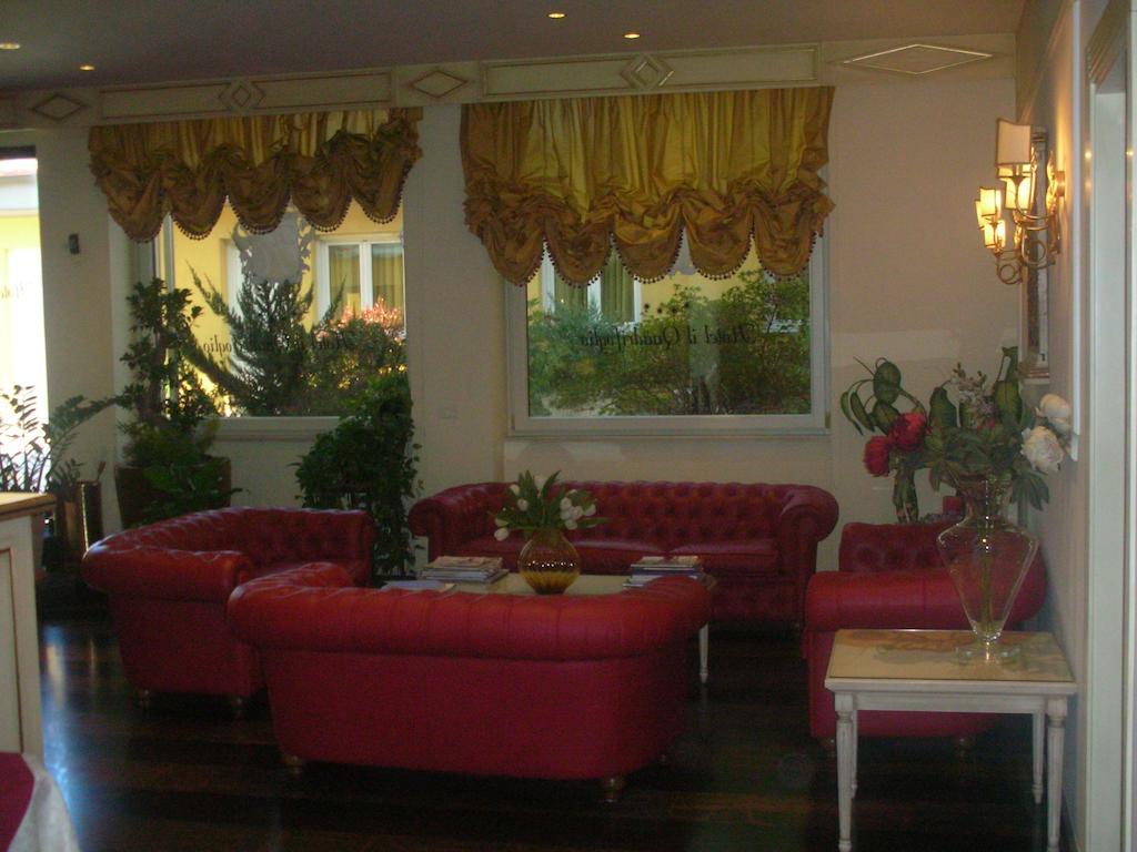 Hotel Quadrifoglio Roma Eur Dış mekan fotoğraf