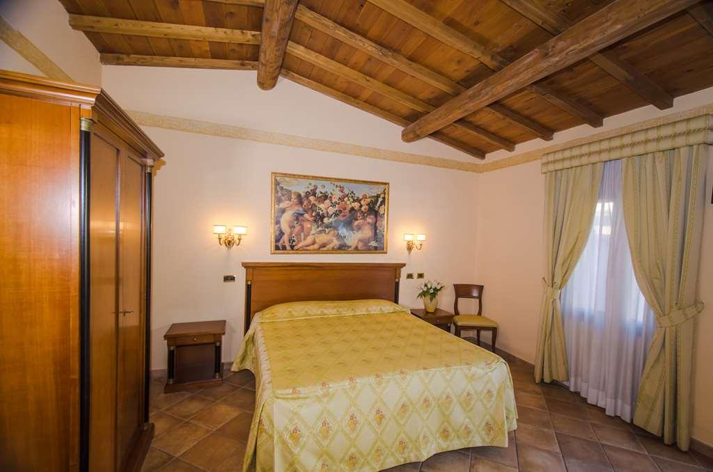 Hotel Quadrifoglio Roma Eur Oda fotoğraf